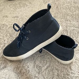 GAP men’s canvas casual sneakers